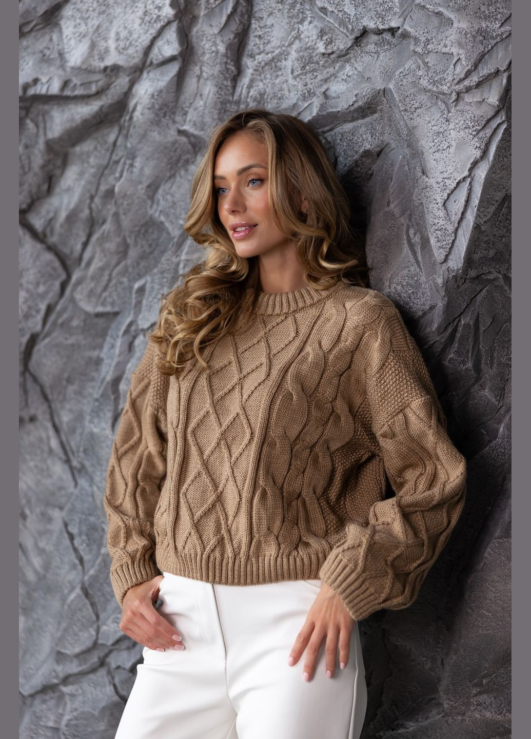 Светло-коричневый демисезонный свитер джемпер Larionoff