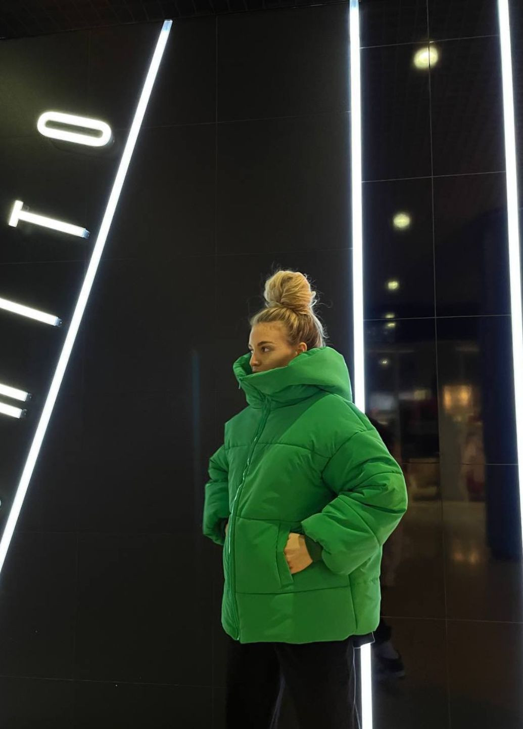 Зеленая демисезонная объемная теплая куртка No Brand