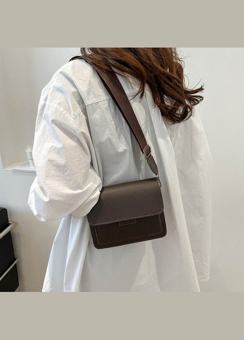 Жіноча класична сумка 10461 крос-боді через плече коричнева No Brand (326487639)