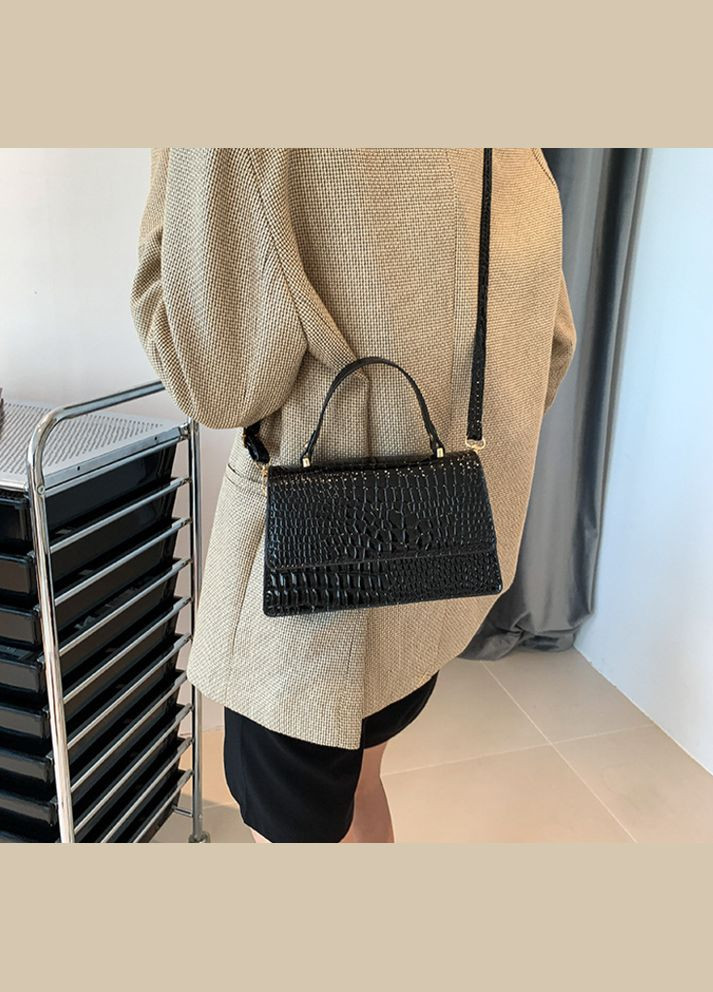 Маленькая женская сумочка клатч лаковая рептилия черная OEM (312503324)