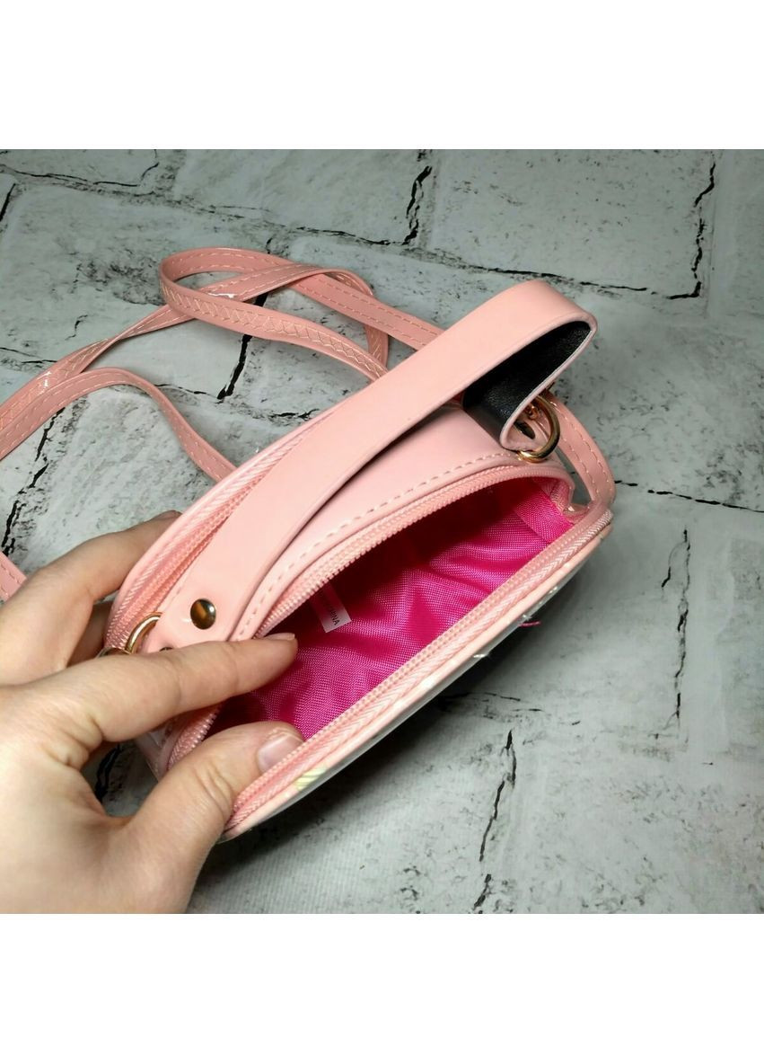 Сумочка дитяча для дівчинки лакова з ремінцем Ельза 15х12х5 см Персикова No Brand (367186378)