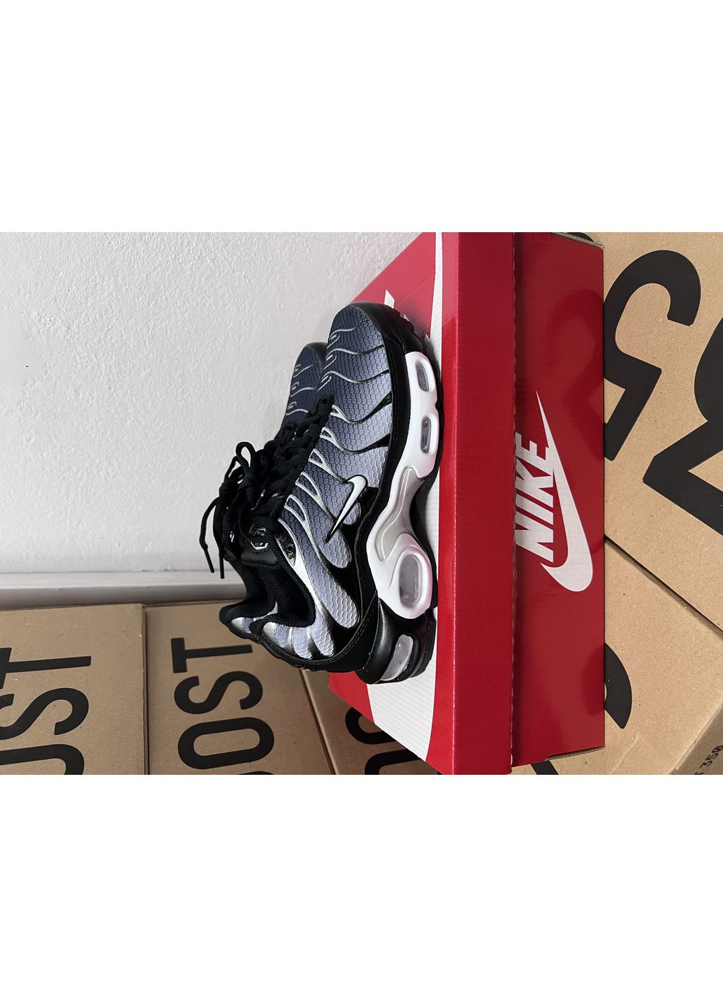 КРОСІВКИ ЖІНОЧІ NIKE TN PLUS GREY BLACK НАЙК АІР МАКС ТН ПЛЮС No Brand сірі демісезони (367172769)