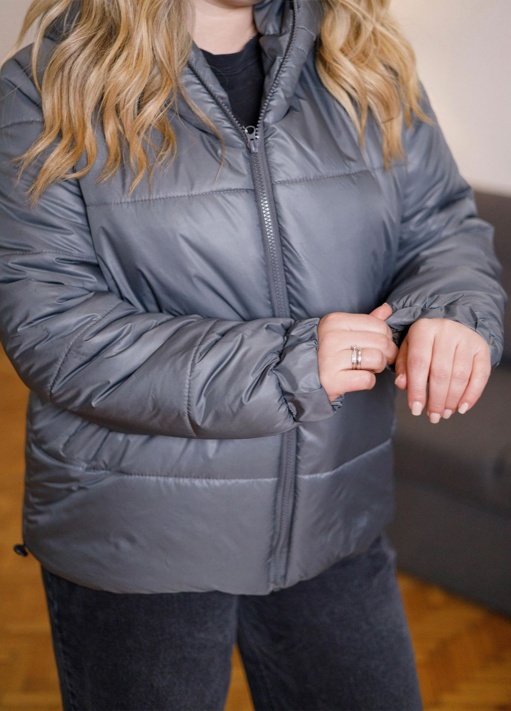 Графітова демісезонна куртка жіноча демісезонна з капюшоном на синтепоні No Brand