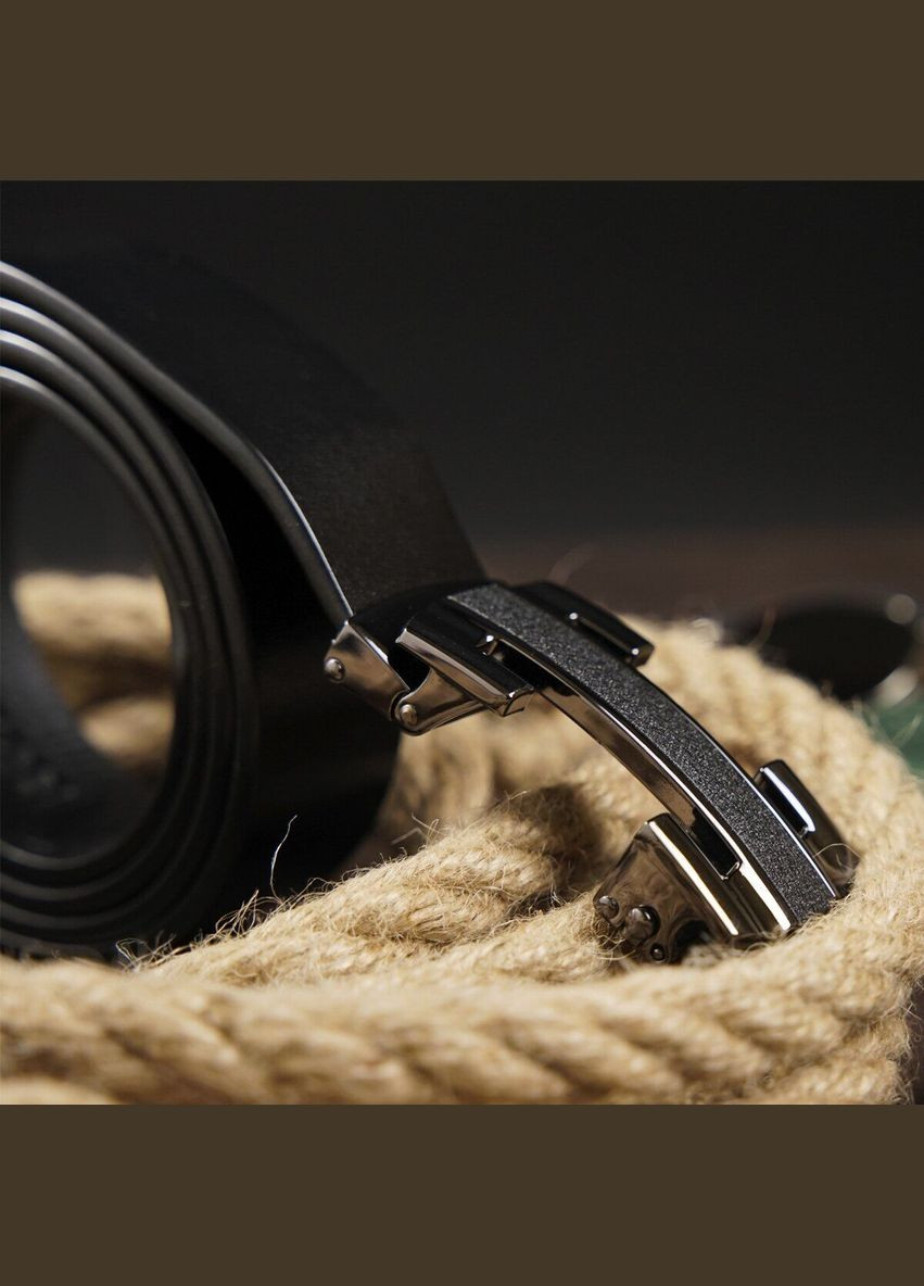 Чоловічий ремінь шкіряний із пряжкою куточки 20262 Чорний Vintage (302972306)