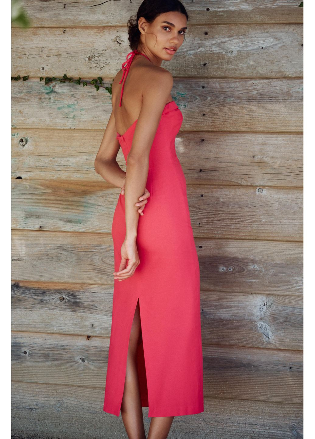 Рожева сукня середньої довжини з льоном і вирізом спереду Zara