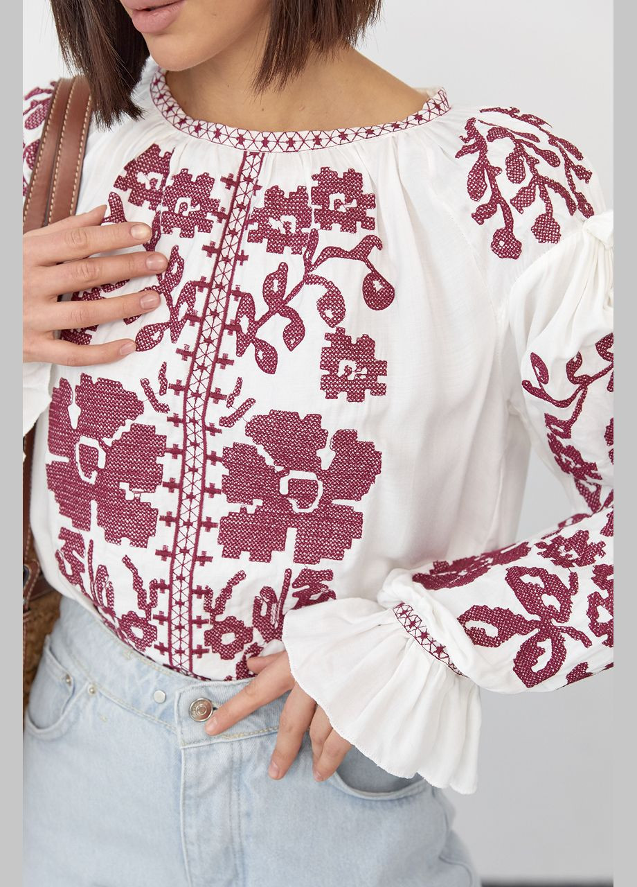 Молочна жіноча вишиванка з квітковою вишивкою хрестиком ESQ візерунок квітковий вільна, пряма (324031346)