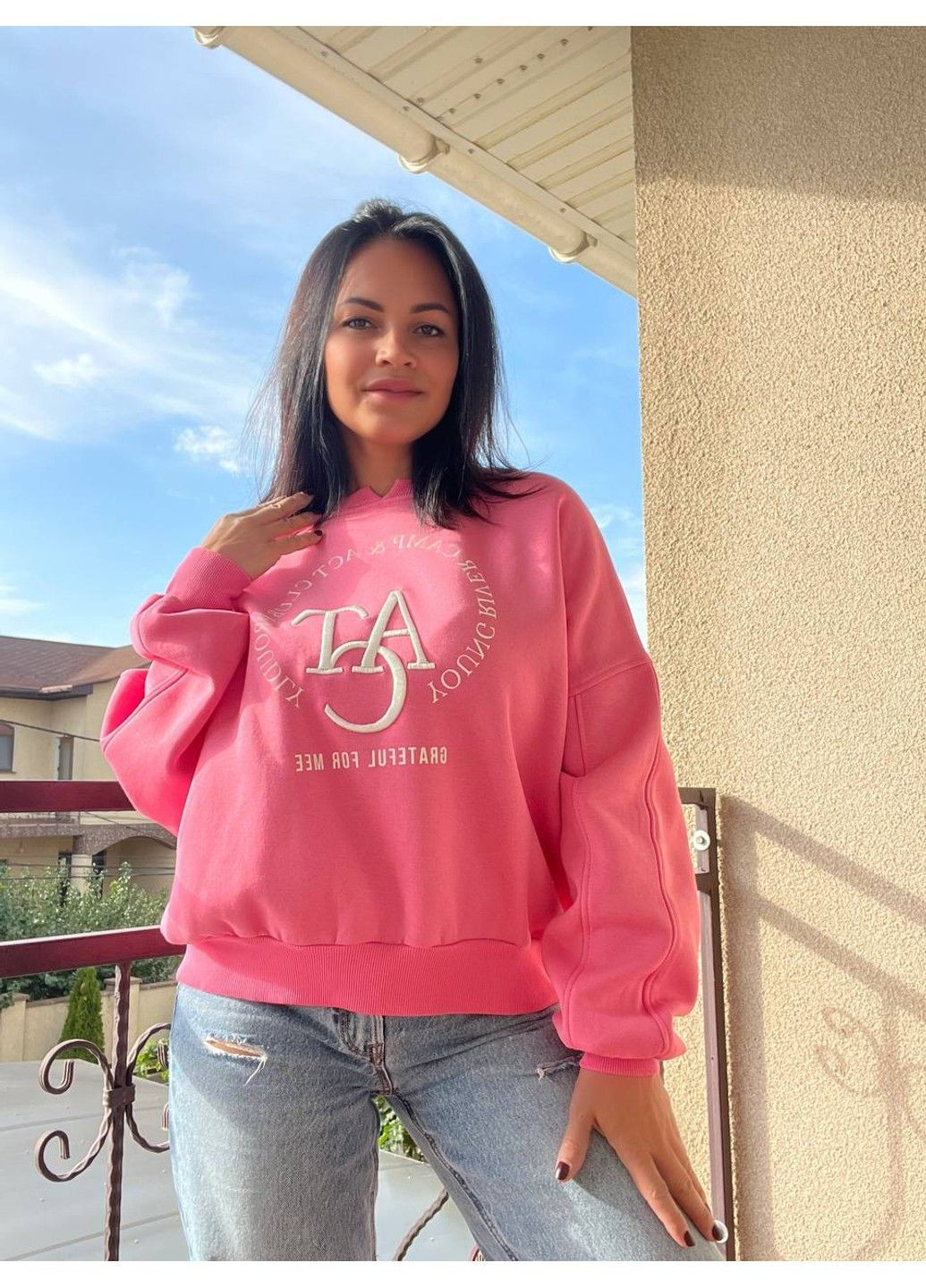 Рожевий cвітшот жіночий 2479 широкий оверсайз утеплений вишивка малюнок попереду Olivia однотонний (303140177)