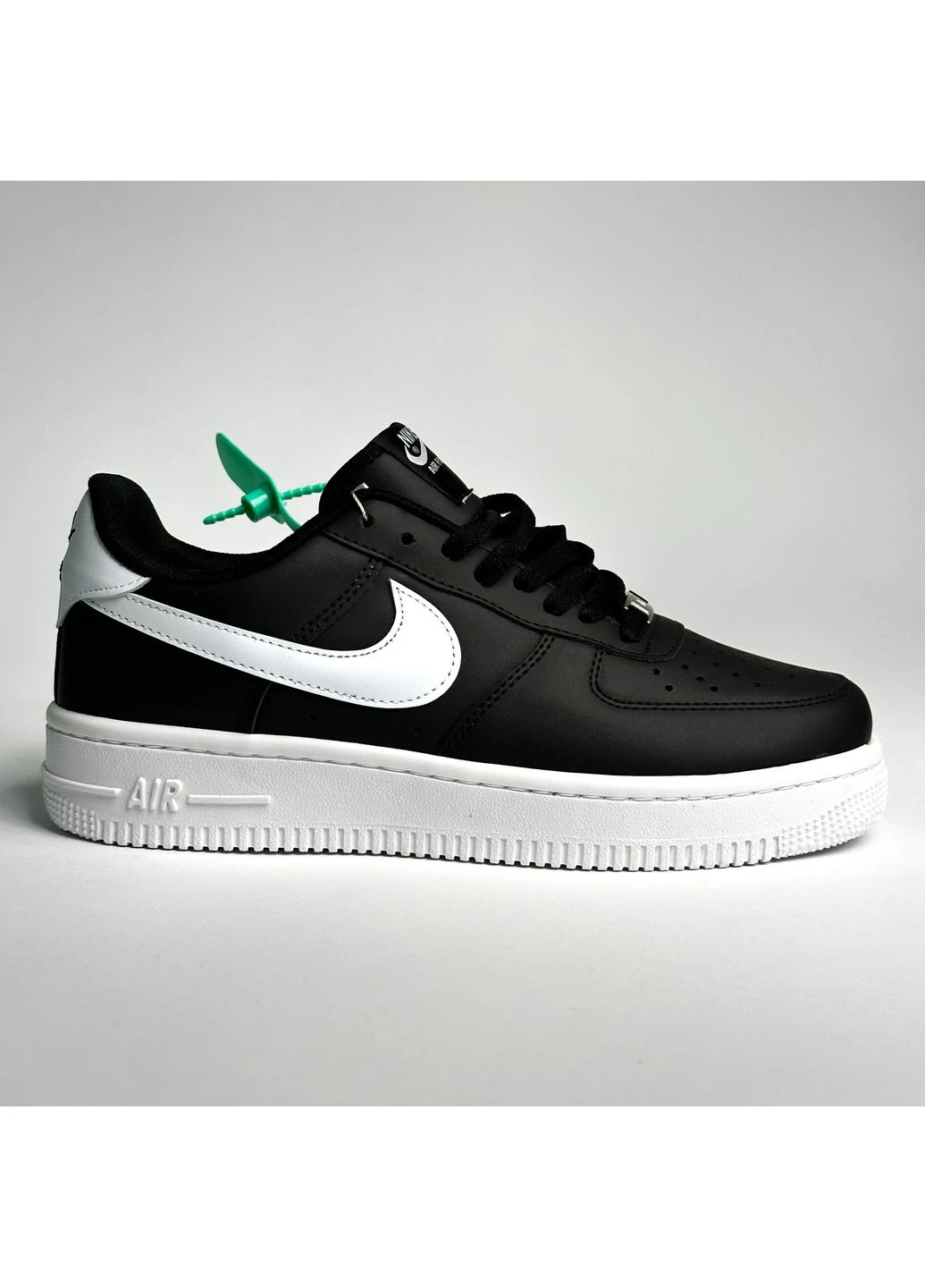 КРОССОВКИ ЖЕНСКИЕ NIKE AIR FORCE 1 LOW BLACK/WHITE НАЙК АИР ФОРС 1 БЕЛЫЕ No Brand белые демисезоны (391006790)