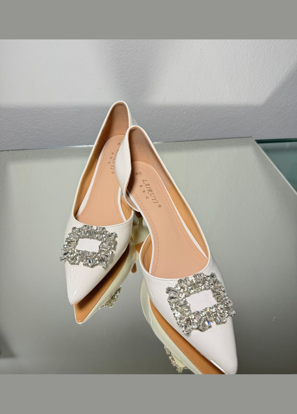 No Brand Весільні жіночі туфлі лакові з брошкою 6см - Білий колір білий з текстиль, — літо (322414606)