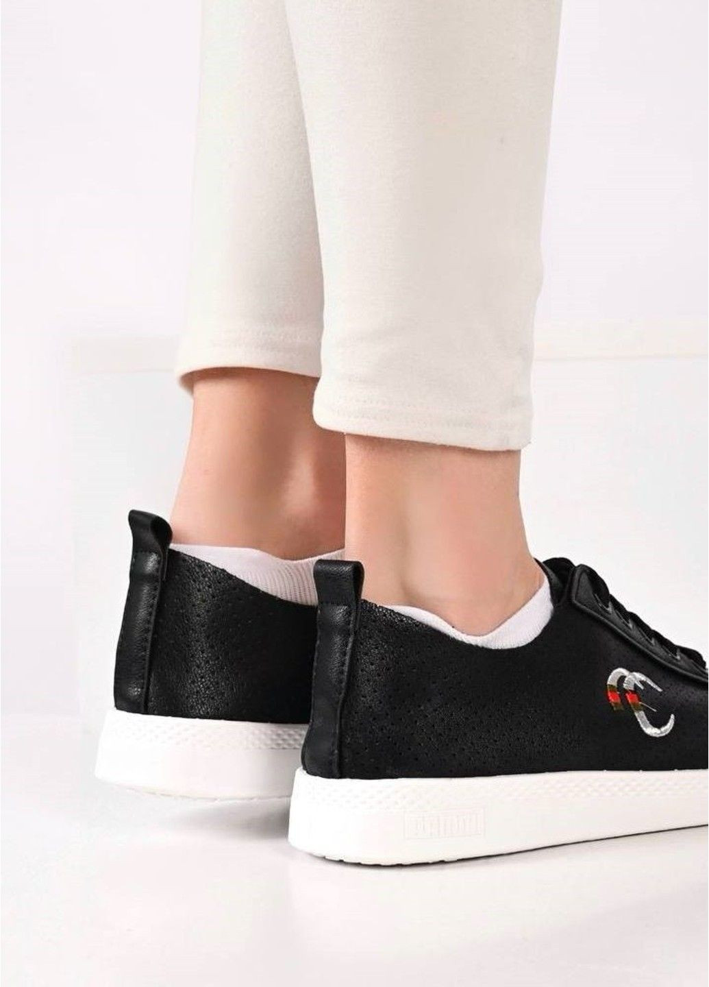 Женские мокасины женские черные Fashion | чёрные прессованная кожа (323161453)