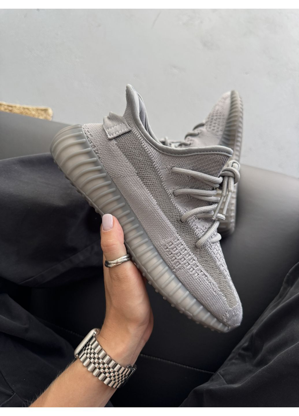 Серые демисезонные кроссовки мужские adidas yeezy 350 grey адидас изи буст No Brand