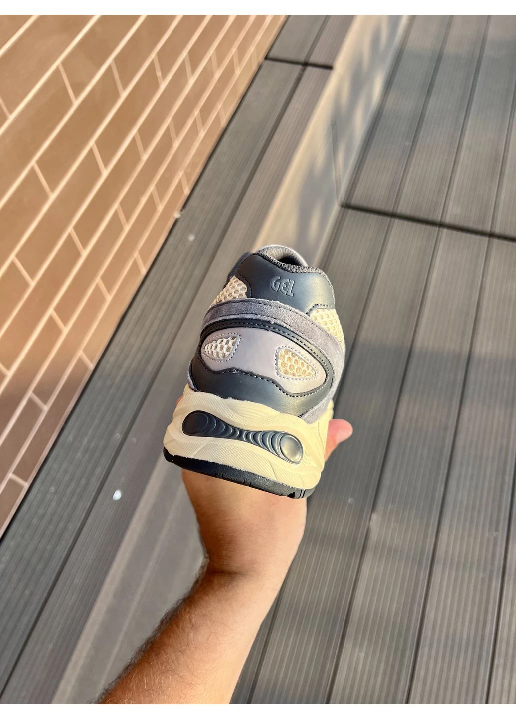 Серые демисезонные кроссовки мужские asics gel-kahana tr v4 beige grey асикс гель кахано 8 серые No Brand
