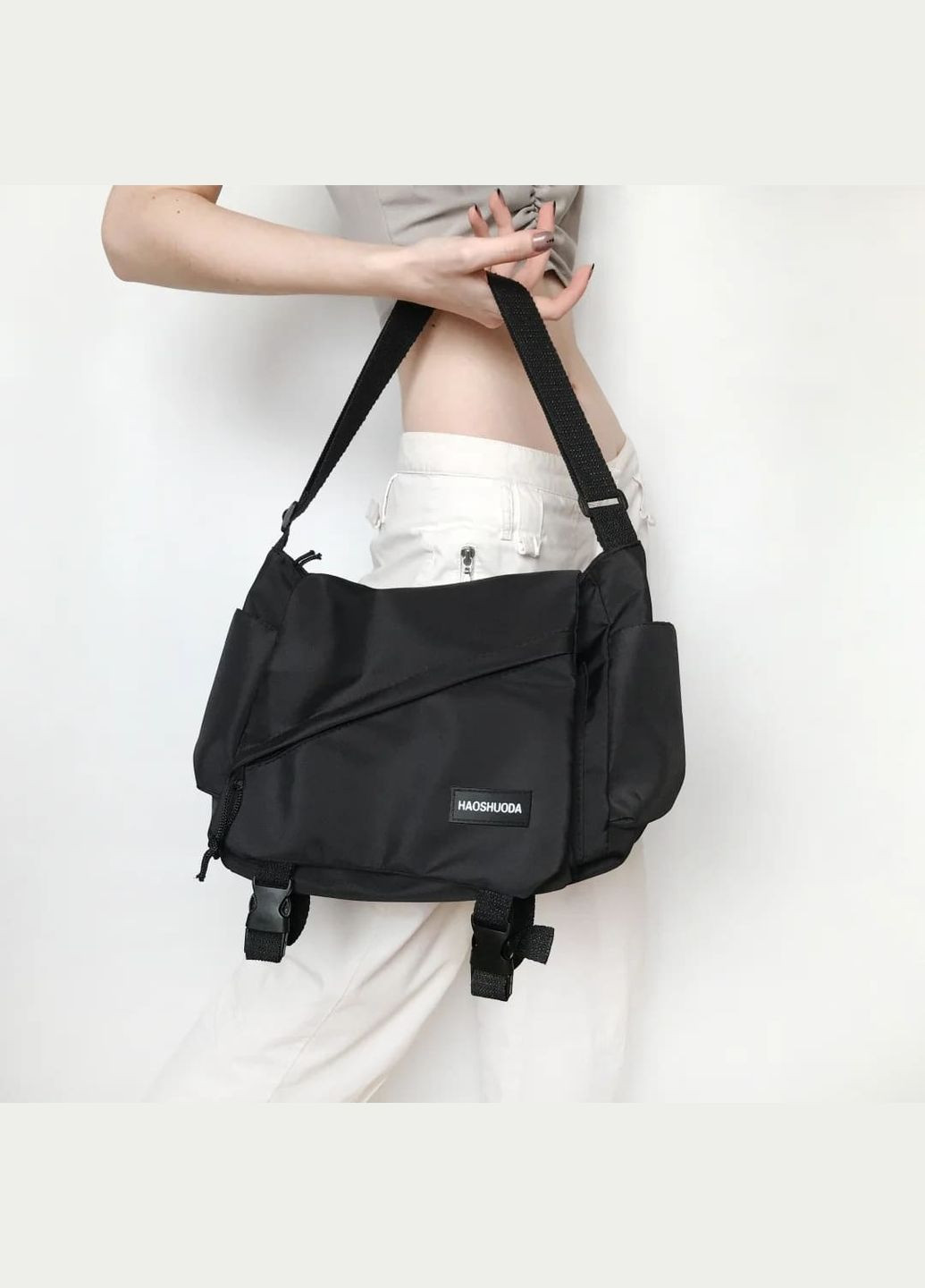 Сумка-месенджер чорна спортивна містка на 5 зручних відділень крос боді мінімалізм панк гранж класична базова в азійському стилі No Brand (315502000)