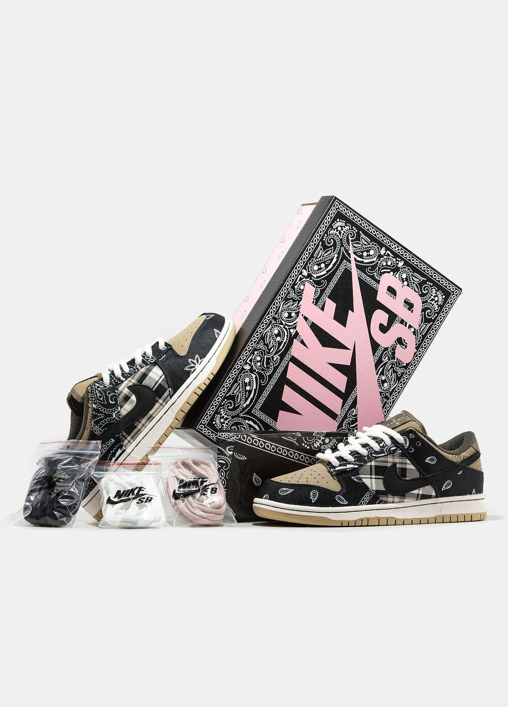 Коричневые зимние кроссовки зимние мужские и женские nike sb dunk low x travis scott cactus jack winter | найк сб данк низкие коричневые с мехом No Brand