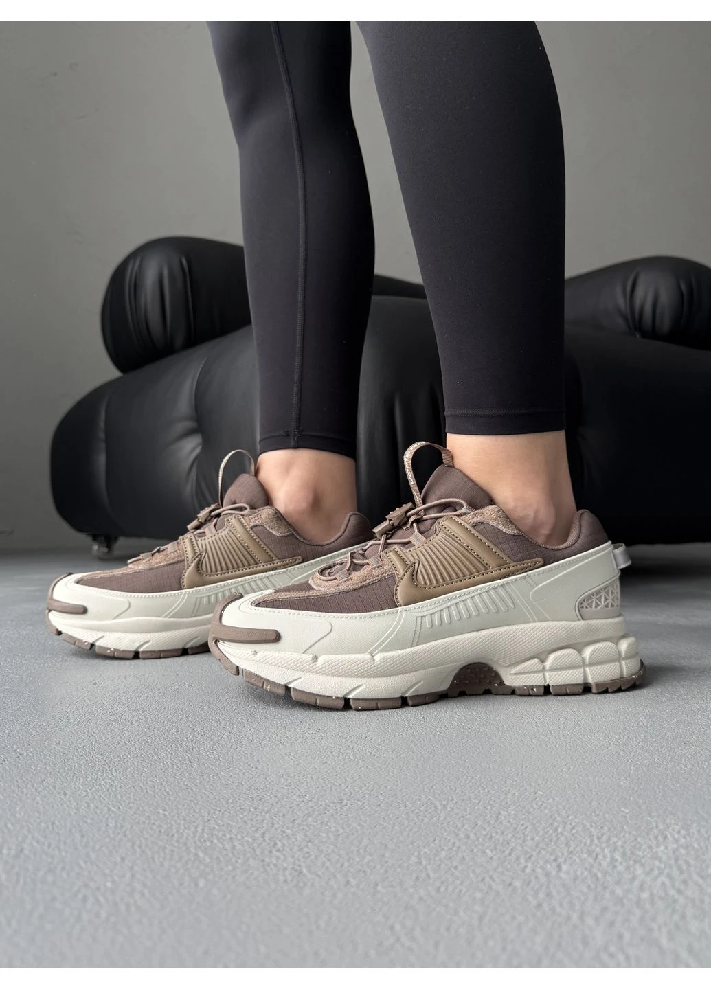 КРОСІВКИ ЖІНОЧІ NIKE ZOOM VOMERO ROAM BEIGE/BROWN НАЙК ВОМЕРО РОАМ БЕЖЕВІ No Brand бежеві демісезони (391018499)