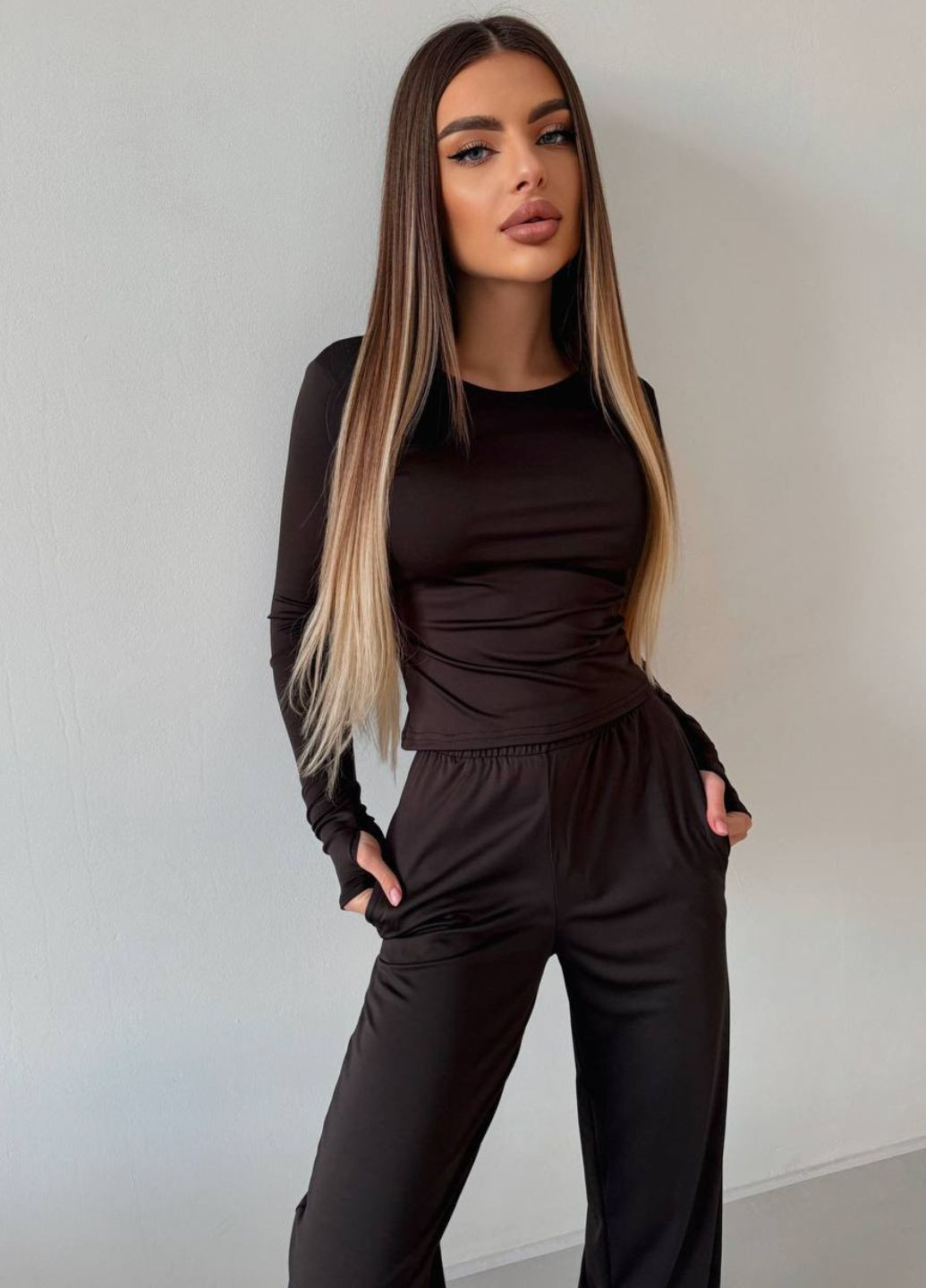 Базовий повсякденний костюм двійка: лонгслів з вирізами під пальчик + штани палаццо Україна (328392501)