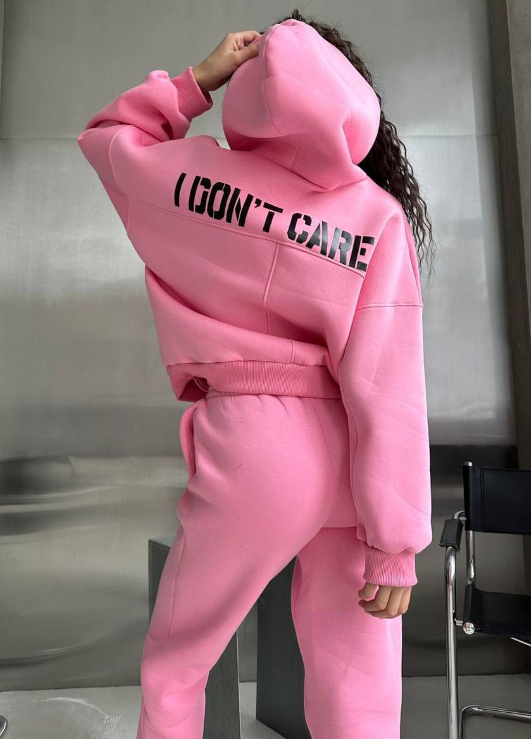 Повседневный оверсайз костюм двойка: худые с капюшоном и надписью + штаны Tik-Tak (341735958)