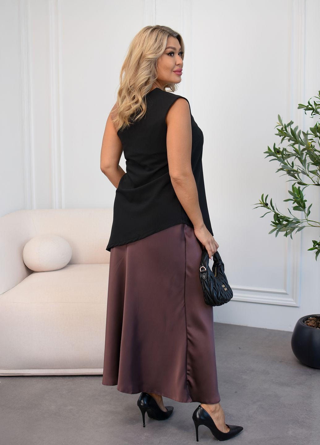 Чёрная блуза на одно плечо асимметричного кроя без застёжек No Brand