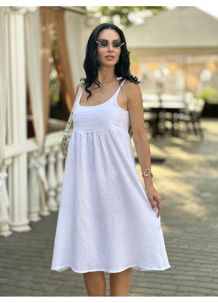 Белое летнее платье сарафан из муслина на бретельках Fashion Girl