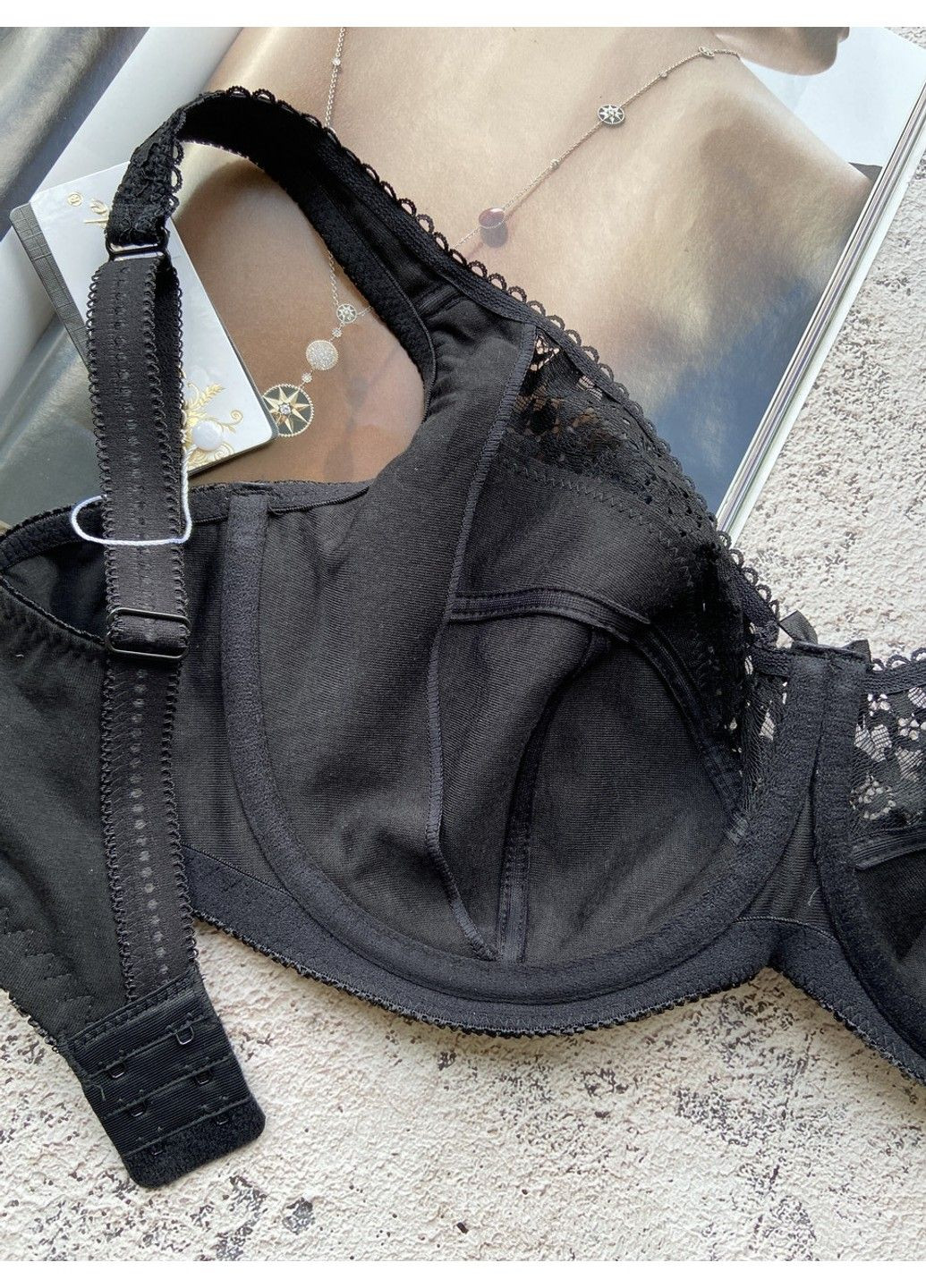Чорний чорний бюстгальтер великих розмірів, ліфчик без поролону на чашку f Lanny Mode