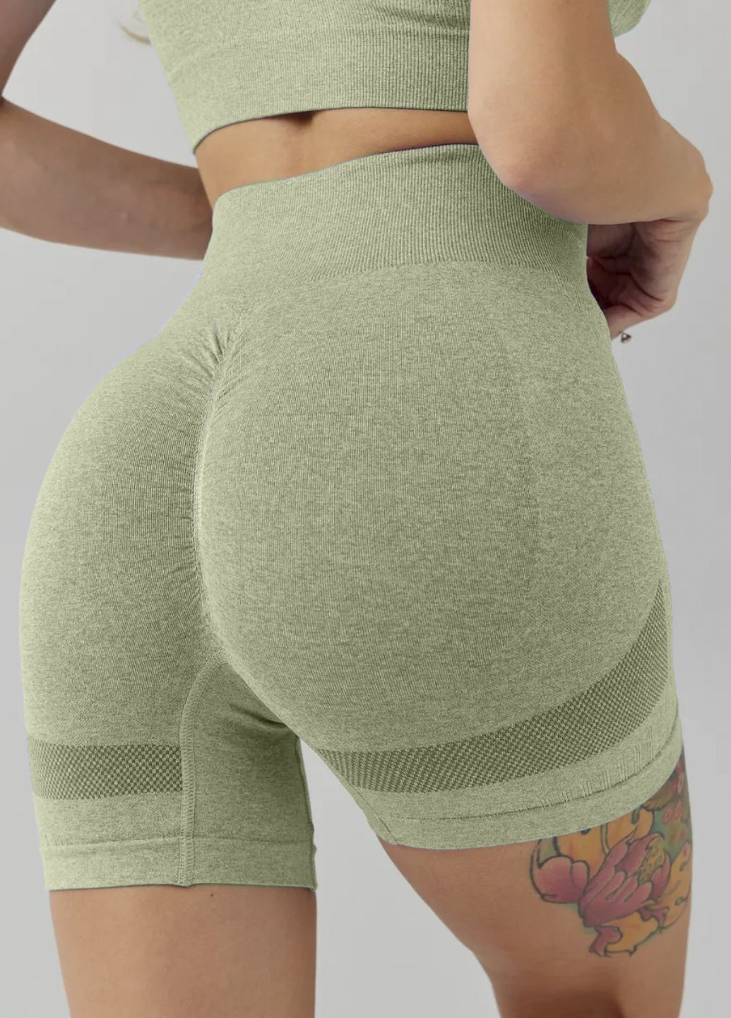 Женский спортивный комплект топ и шорты зелёный (70102) FitFiesta (329193849)