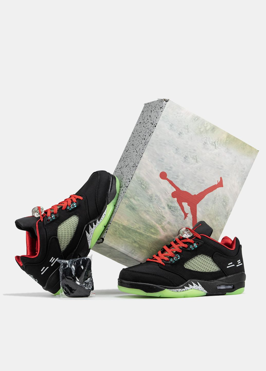 Кросівки жіночі і чоловічі Nike Jordan 5 SP Low Black | Найк Джордан 5 чорні No Brand чорні демісезони (332213972)