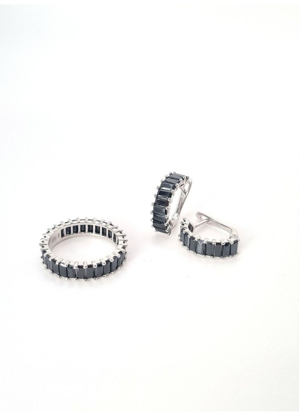 Срібні сережки Гламур з чорним камінням UMAX (290851686)