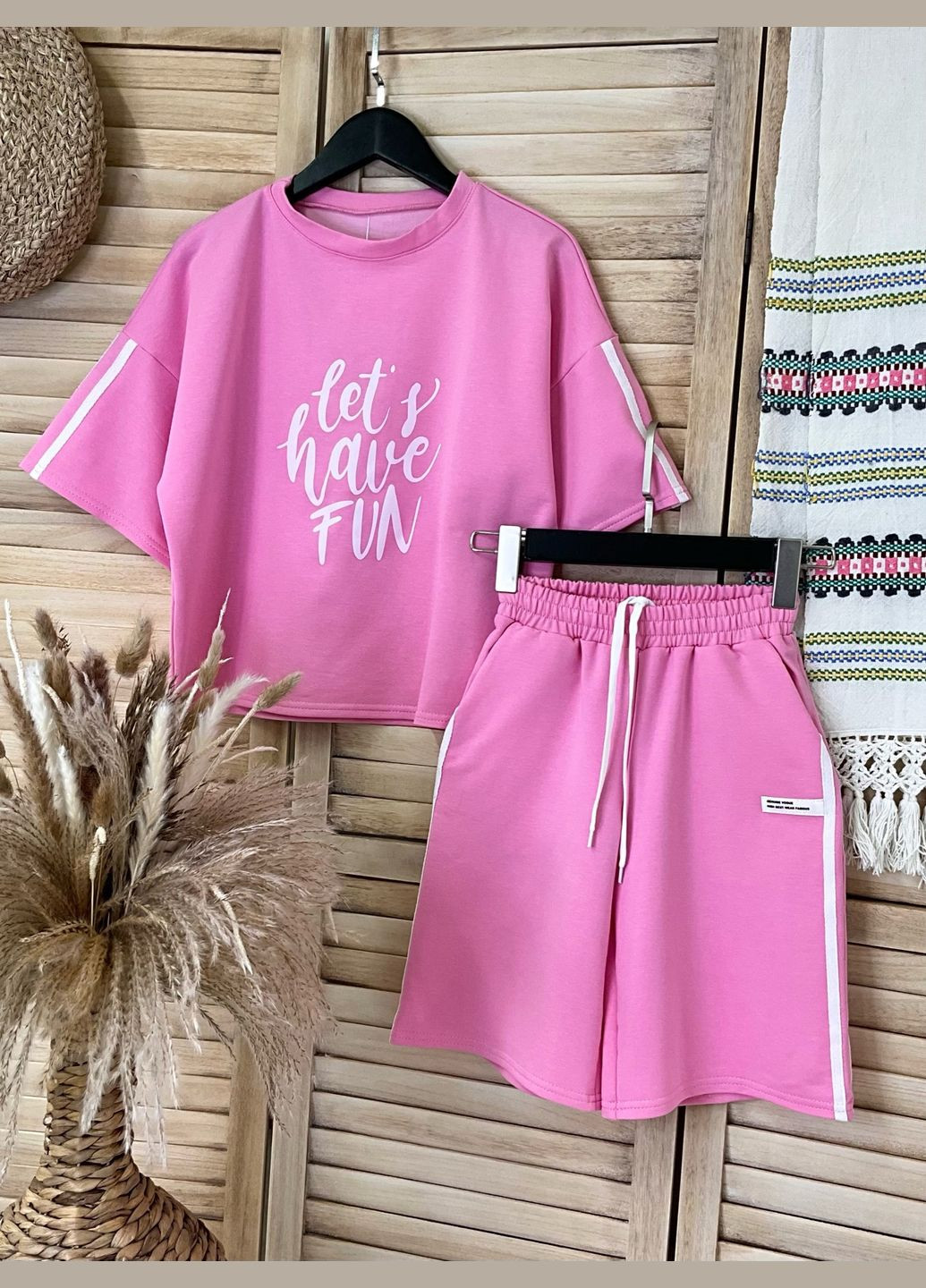 Рожевий літній гарний костюм Україна