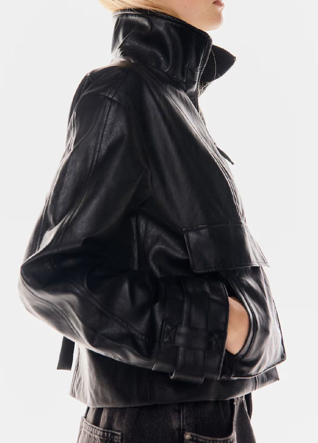 Черная демисезонная куртка H&M