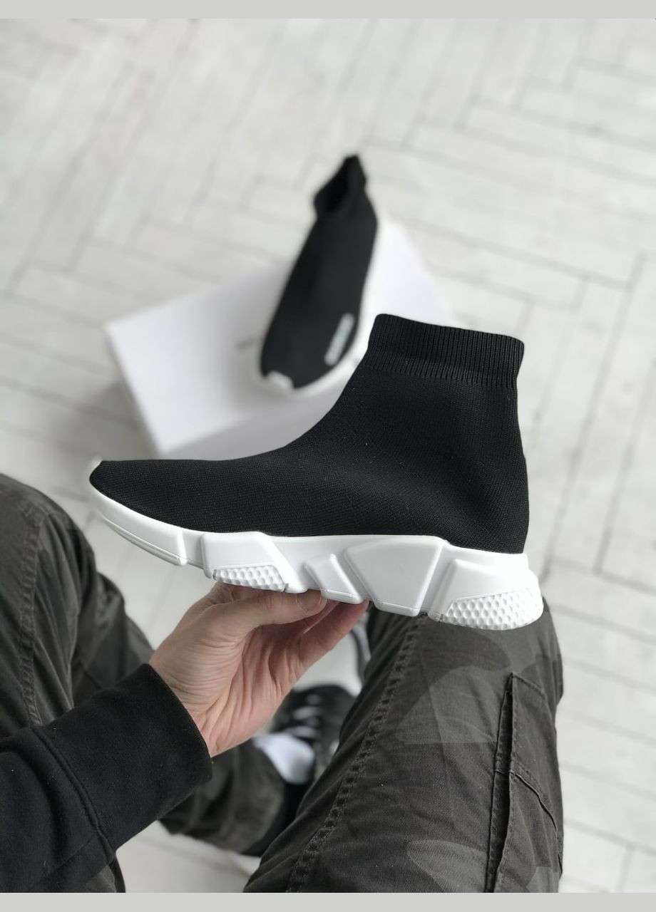 Кроссовки женские и мужские Balenciaga Speed Trainer black white | Баленсиага Спид Трейнер черно-белые No Brand чёрно-белые лето (307397784)