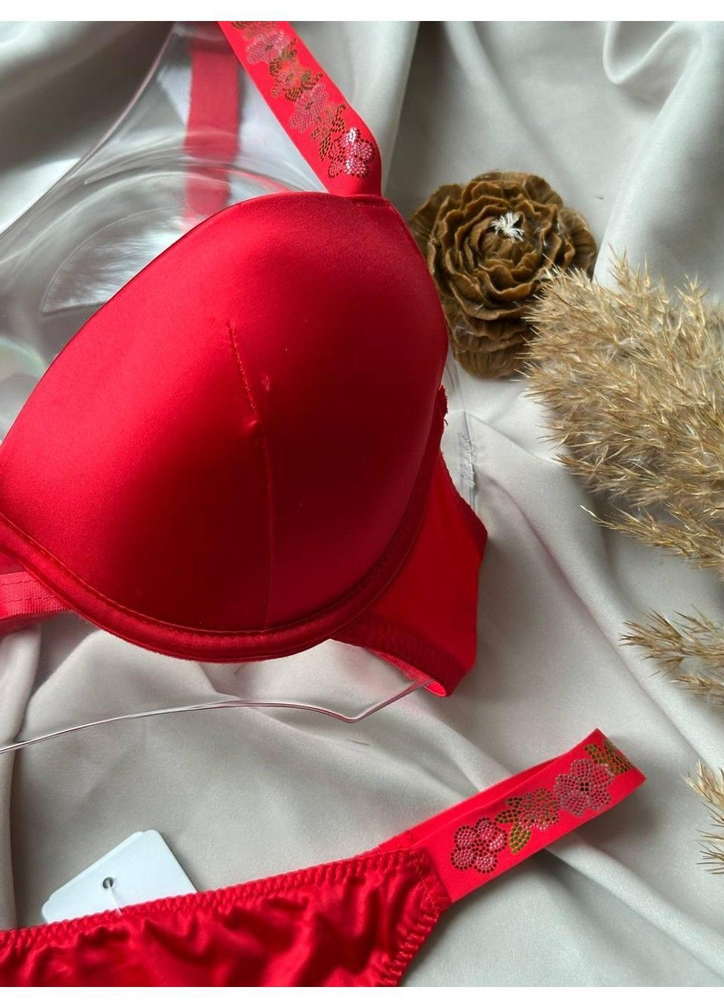 Красный комплект бюстгальтер на косточках + трусики стринги 6232 красный Beisdanna