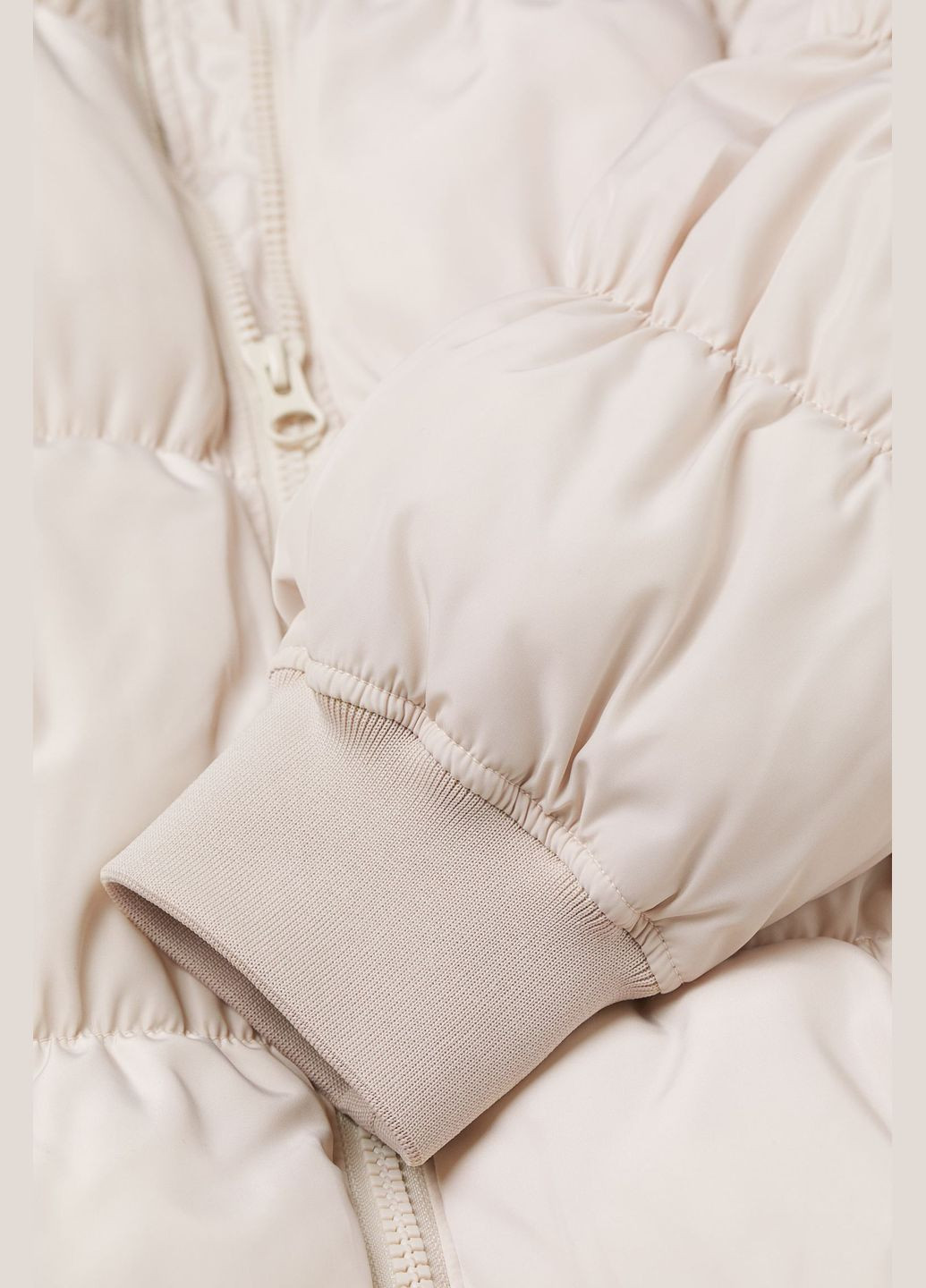 Светло-бежевая зимняя куртка H&M