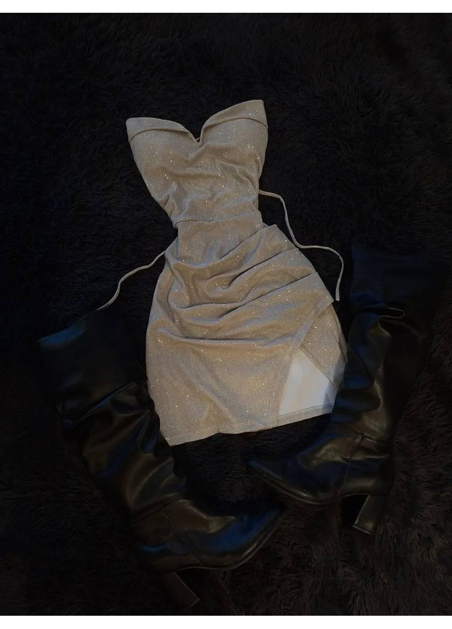 Серебристое праздничный, вечернее, кэжуал эффектное женское мини-платье с блестящей текстурой No Brand однотонное