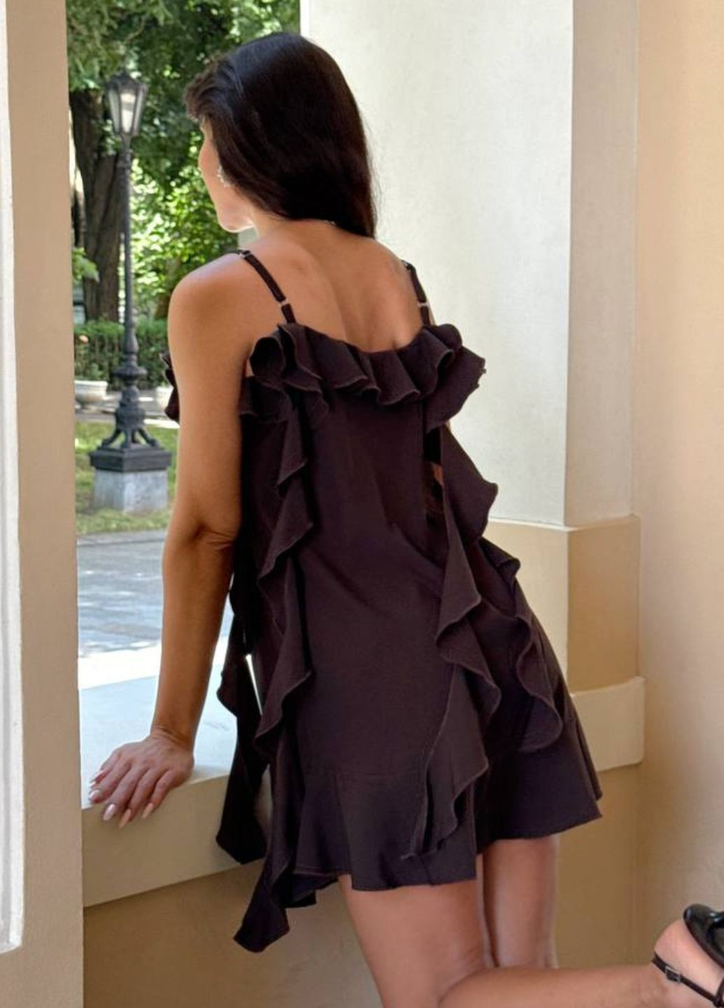 Летний женский изысканный легкий летний сарафан на бретельках с рюшами Allthings однотонный