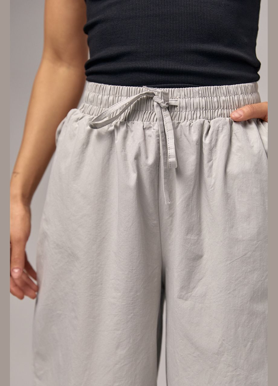 Светло-серые кэжуал демисезонные брюки Lurex