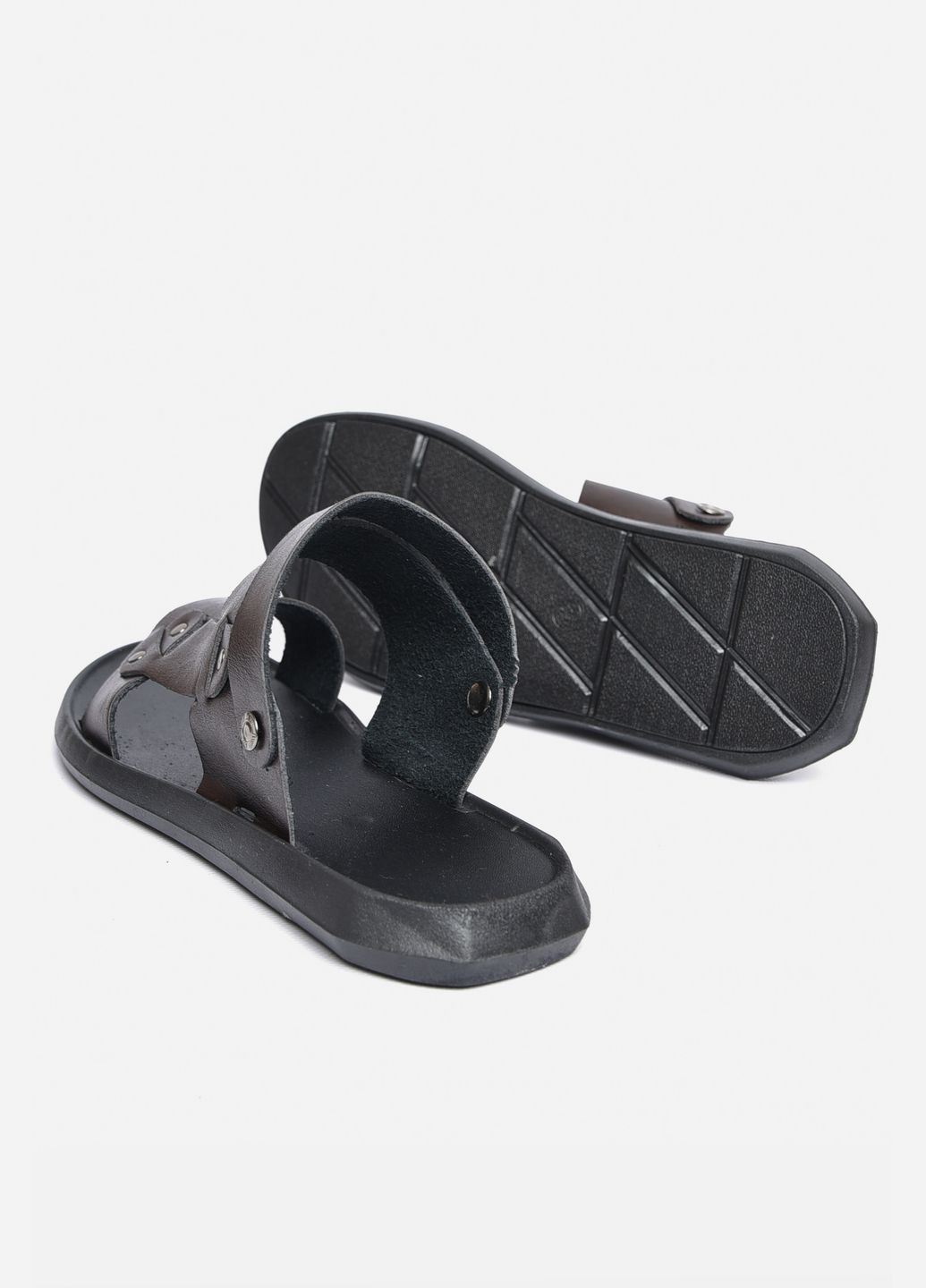 Коричневые пляжные шлепки мужские коричневого цвета Let's Shop