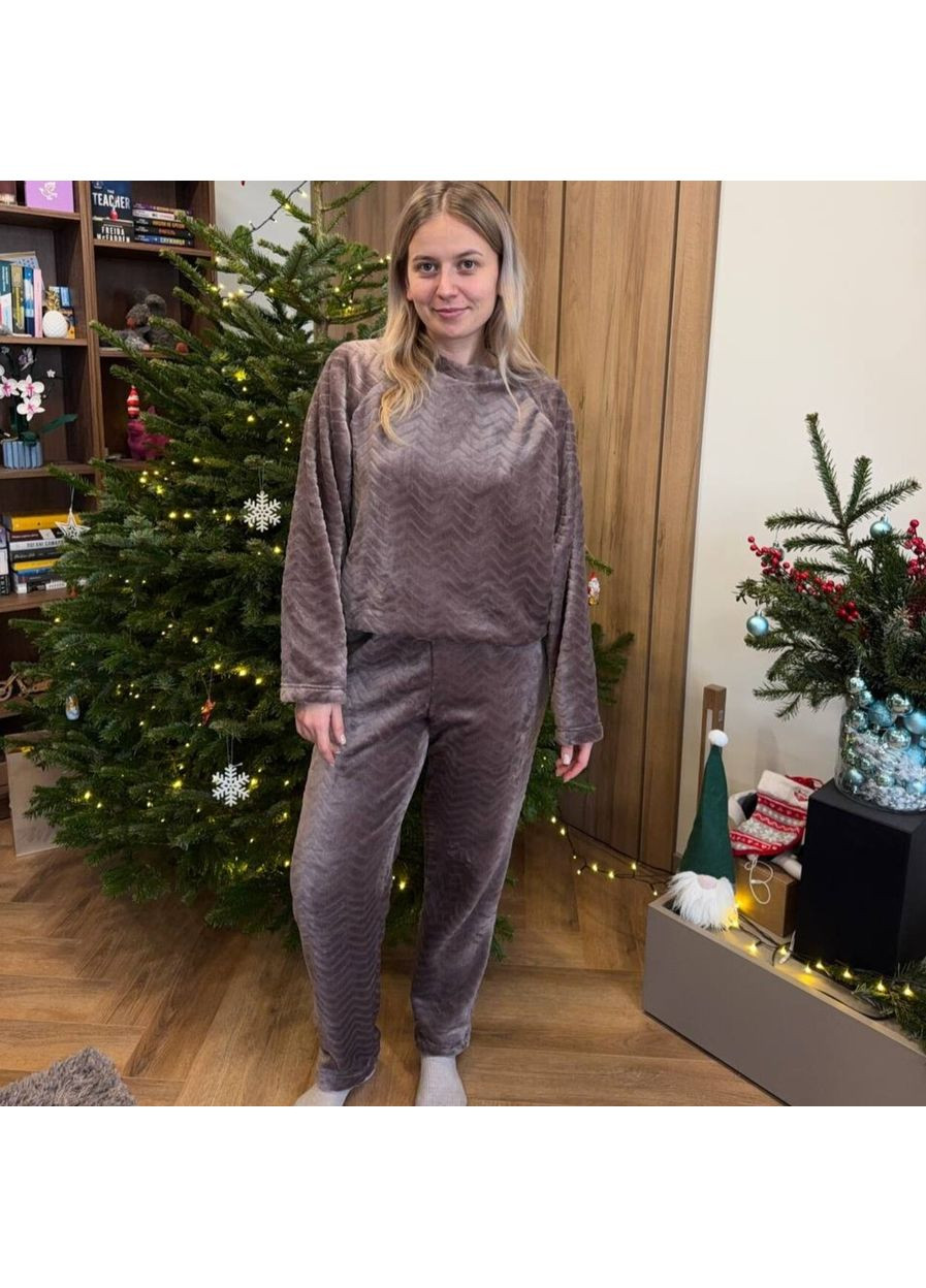 Светло-коричневая всесезон пижама (кофта+штаны) женская теплая велсофт р светло-коричневая kpv3 Ananasko