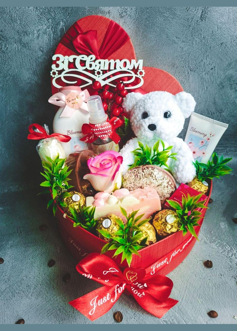 Подарок девушке, дочери на день рождения на новый год, подарочный набор дочери жене любимой. Avon (315728987)