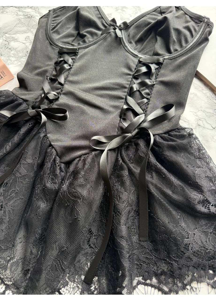 Чорний комплект жіночої білизни з панчохами Simply sexy