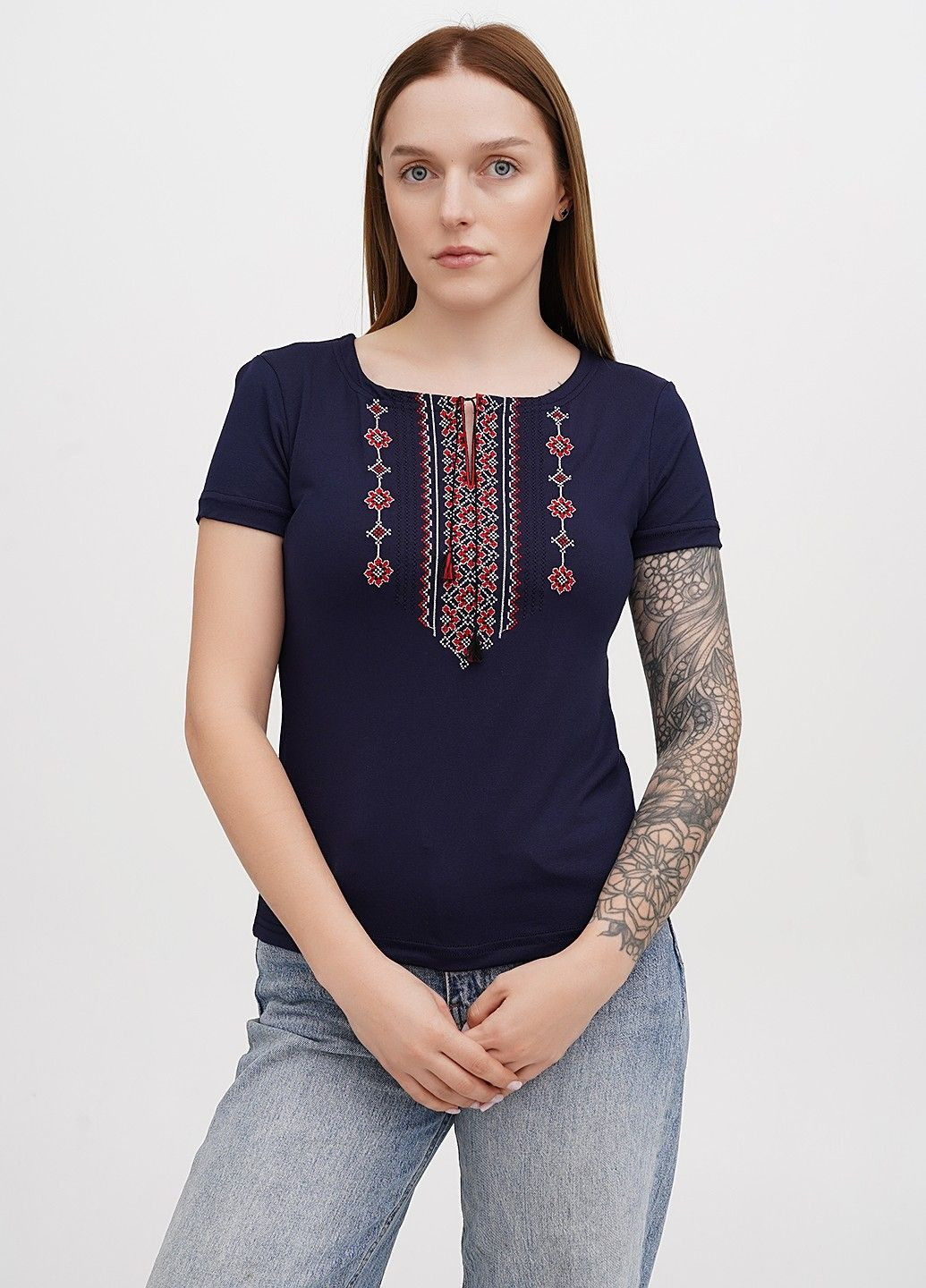 Тёмно-синяя женская вышитая футболка орнамент красный, синяя Lesia (335077546)