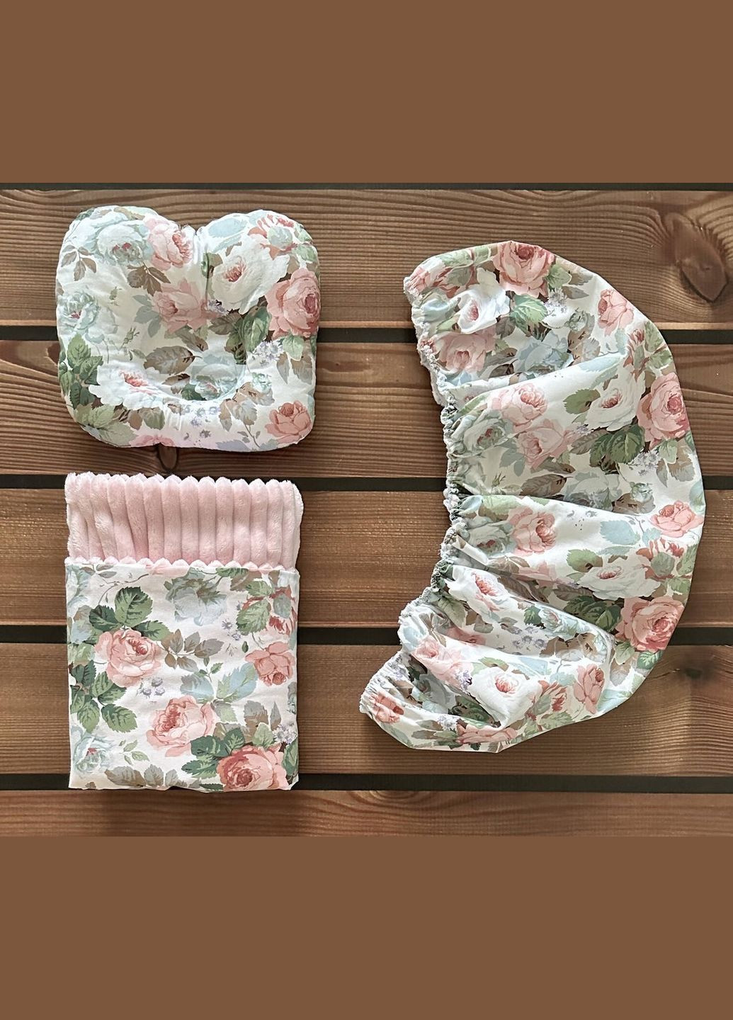 Набор в коляску: плед, непромокаемая простыня и ортопедическая подушка для новорожденных No Brand (323222587)