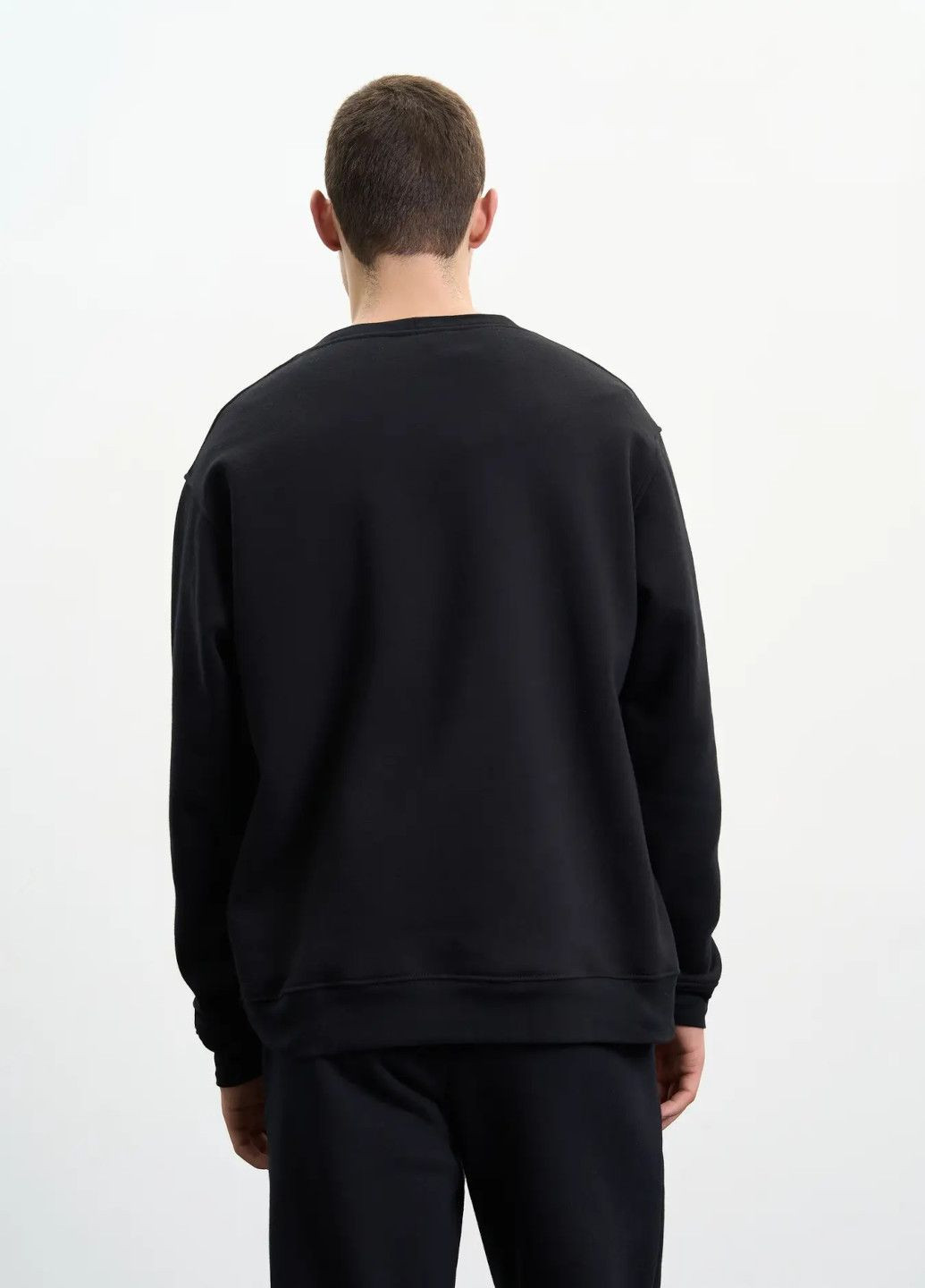 Чорний світшот чоловічий утеплений Роза однотонний без декору (322649133)