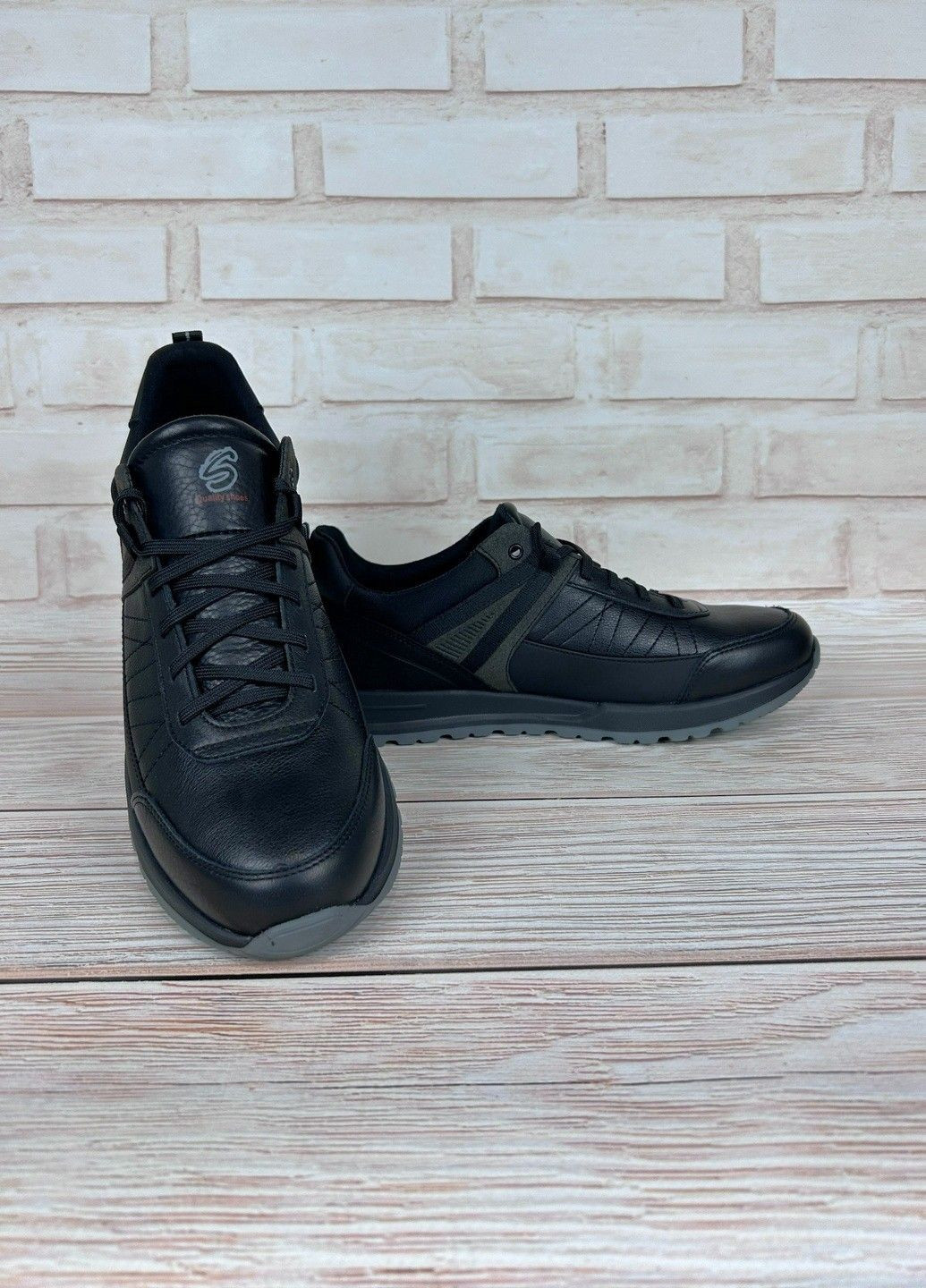 Черные демисезонные мужские кроссовки черные низкие демисезонные кроссовки кожаные на плоской подошве для прогулок Clubshoes