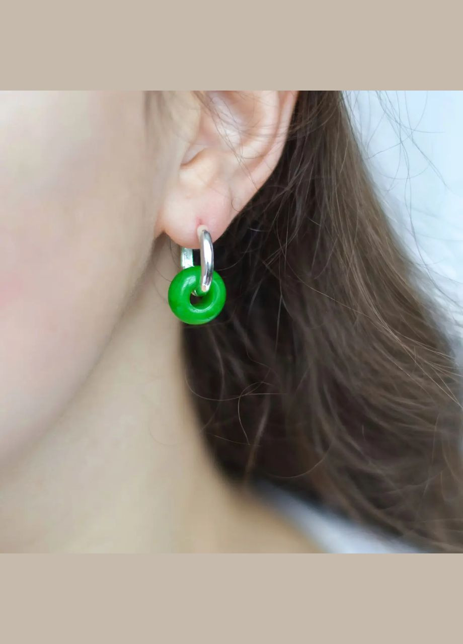 Сережки намистини з натурального каменю Хризопраз, швенза бублик кольору срібло 22х18мм фур-ра гіп-ний сплав No Brand Підвіски (302752391)