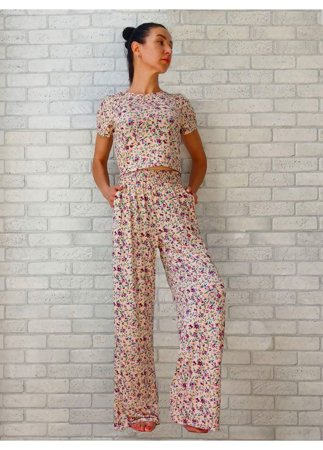 Розовая пижама трикотажная женская бамбук короткая футболка + штаны клёш No Brand