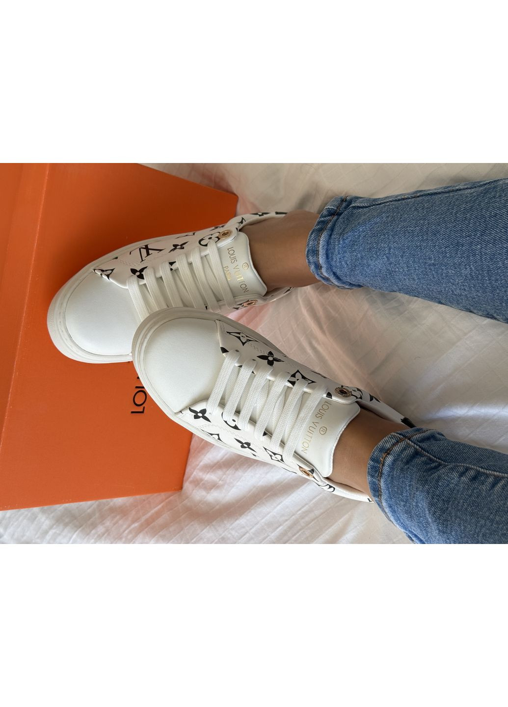 Кросівки жіночі Louis Vuitton Trainer Time Out Monogram Blanc white | Луї Віттон білі No Brand білі демісезони (366576480)