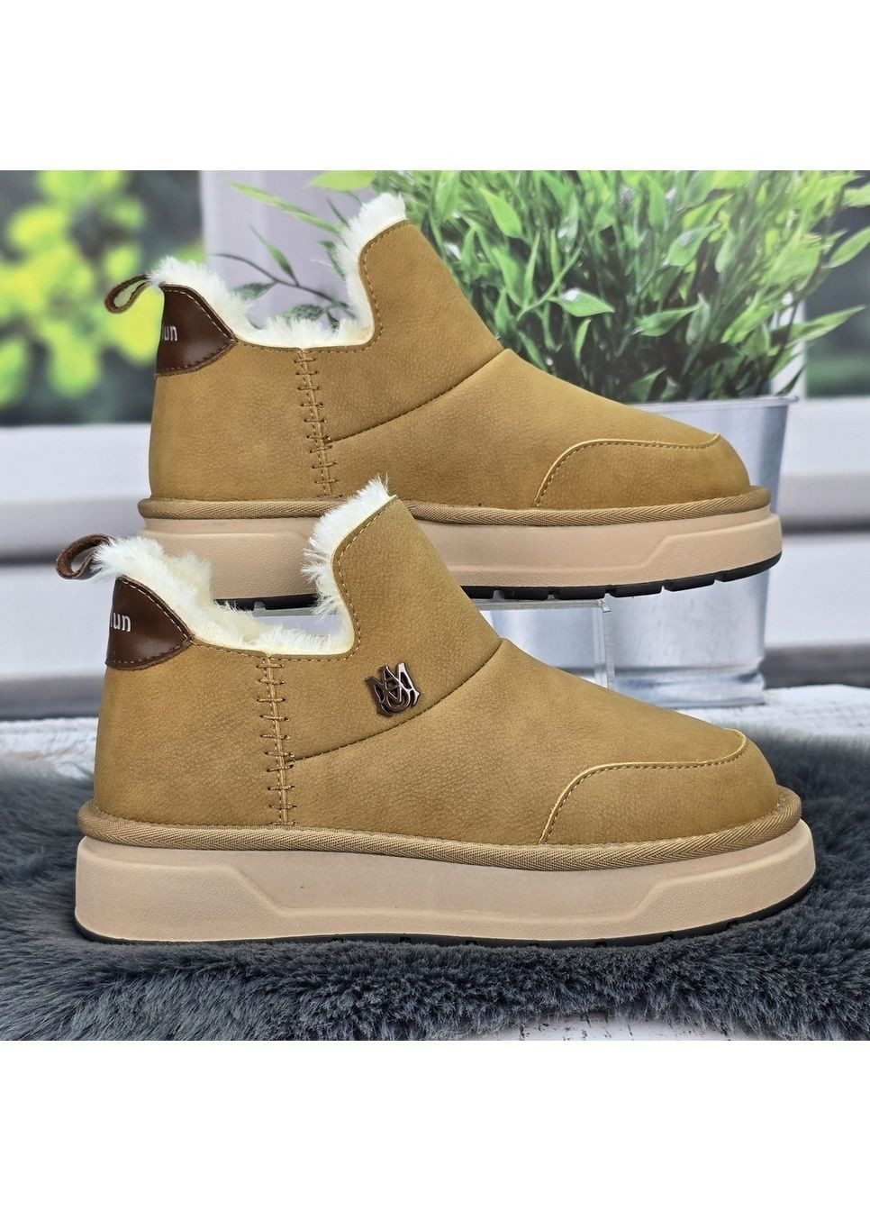 Зимние женские зимние ботинки-угги бежевые с нубука на меху. KDSL из натурального нубука