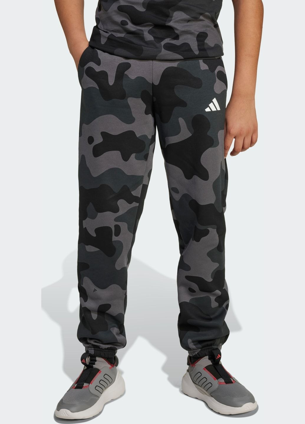 Черные спортивные демисезонные брюки adidas