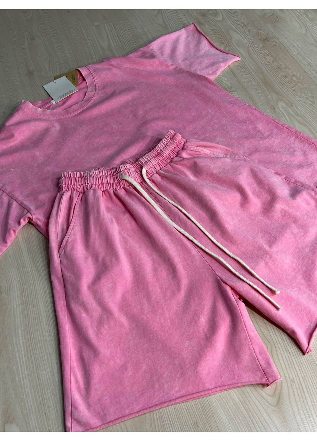 Костюм жіночий De Red 6726 тай-дай футболка з шортами бавовна оверсайз No Brand (331695900)