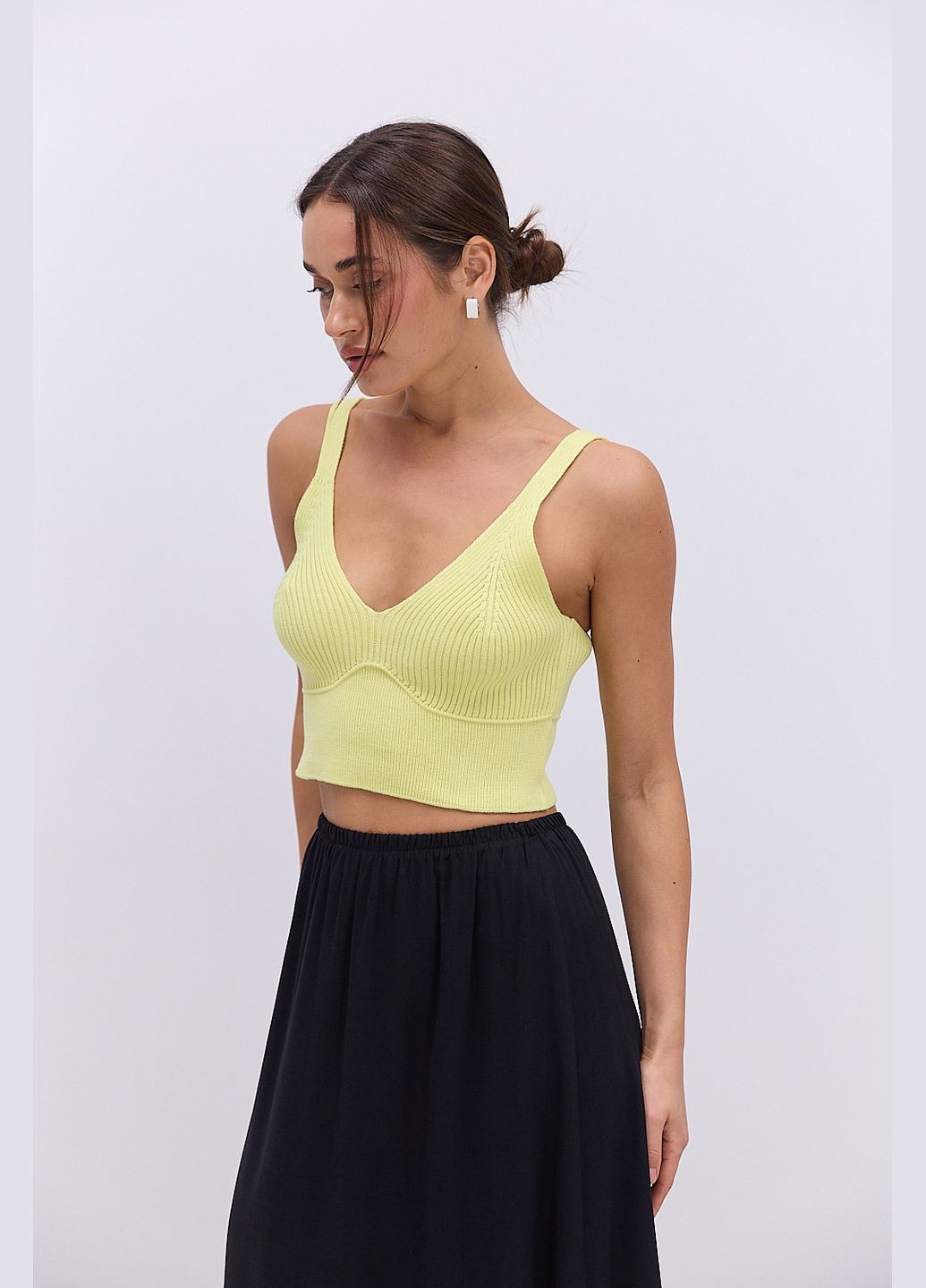 Короткий вязаный темно-коричневый топ со швом под грудью Arjen — 335213004